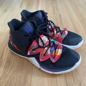 Kylie 5 - Chinese New Year color-way - Excellent condition, lightly used